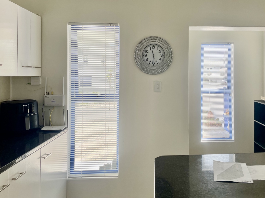 3 Bedroom Property for Sale in Blue Lagoon Western Cape